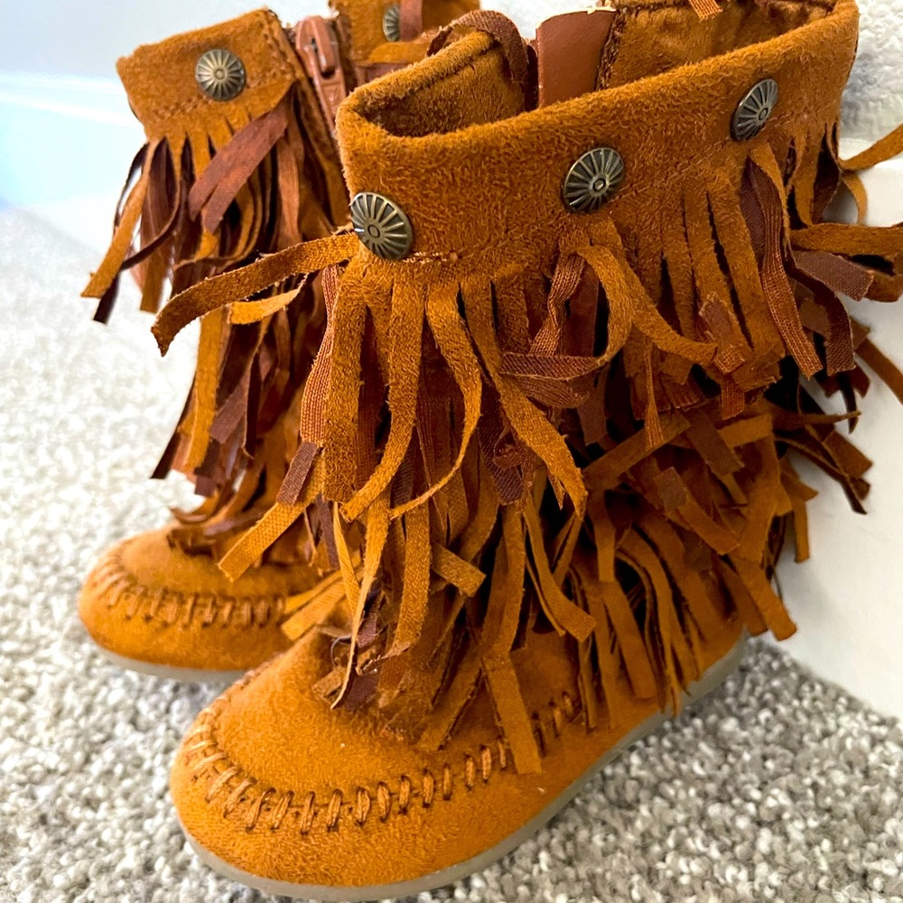 ⚡️Toddler girls boots size 6⚡️